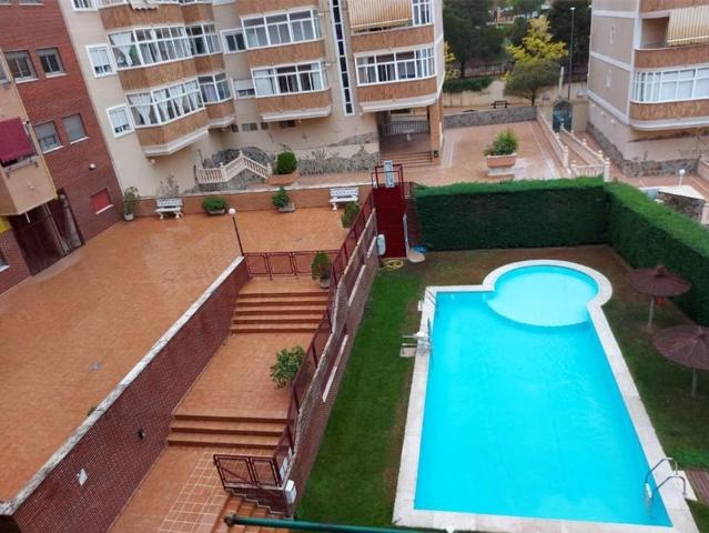 Pisazo en el R-66 con piscina comunitaria photo 0