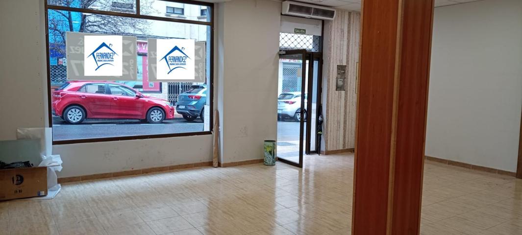 ¡OPORTUNIDAD ÚNICA EN CÁCERES! LOCAL COMERCIAL EN VENTA EN ZONA CÉNTRICA photo 0