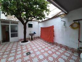 Casa de pueblo con patio de 20 metros en el Casar de Cáceres photo 0