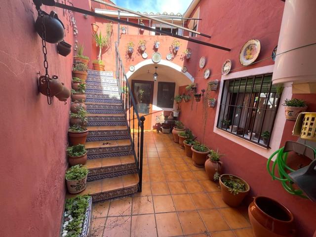 CASA CON PATIO PARA ENTRAR A VIVIR EN MONTÁNCHEZ photo 0