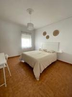SE ALQUILAN HABITACIONES photo 0