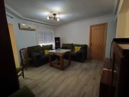 ¡Ideal para familias o inversores! Piso totalmente reformado en Isabel de Moctezuma – Cáceres photo 0