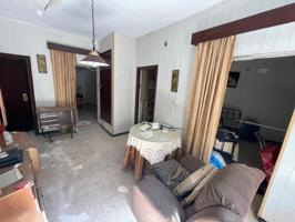 CASA EN ESQUINA CON 24 METROS DE FACHADA EN EL CASAR DE CÁCERES photo 0