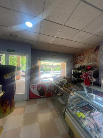 ¡OPORTUNIDAD PARA TU NEGOCIO EN CÁCERES! AMPLIO LOCAL EN PLANTA BAJA EN MONTESOL photo 0