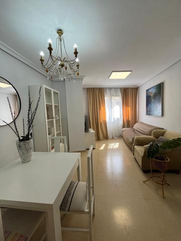 Piso en alquiler en pleno Centro de Cáceres – ¡Con garaje y todas las comodidades! photo 0