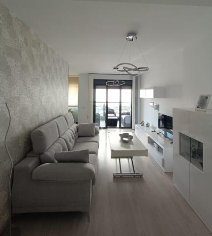 Gran piso zona residencial photo 0