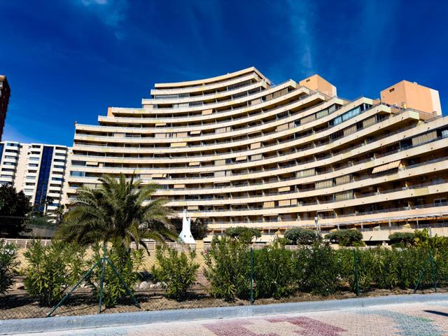 Ático en primera línea de playa con 201m2 construidos y varias terrazas con vistas al mar. photo 0