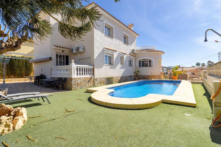 Amplia villa de 5 dormitorios en Garduix cerca del pueblo en Calpe photo 0