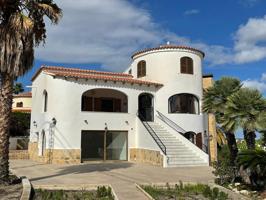 ¡Oportunidad! Chalet con preciosas vistas al mar y parcela de 2000 m2 en Calpe photo 0