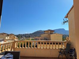 Amplio Bungalow en Calpe con 5 Habitaciones, 3 Baños y Terraza con Vistas a la Montaña photo 0