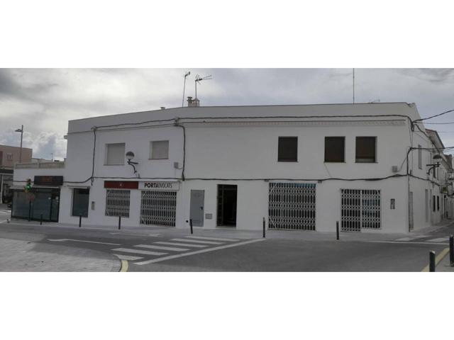 Local comercial en venta en Cubelles Centre photo 0