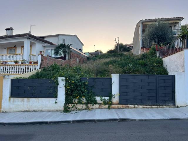 ¡Excelente oportunidad para adquirir un solar en venta en Cubelles! photo 0