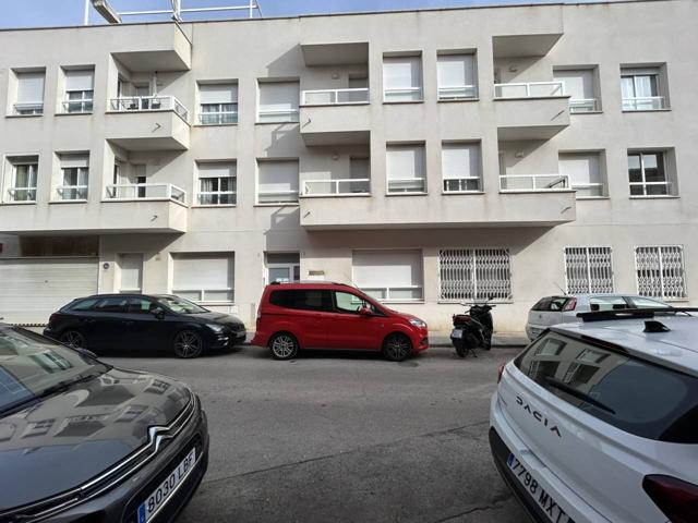 PISO EN VENTA DE 2 DORMITORIOS EN ZONA PUEBLO photo 0