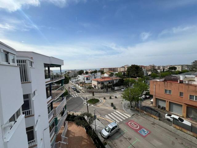 ARTÍSTICO MODERNISTA CUARTO DE ALTURA CON VISTAS A MAR EN ZONA PRAT DE VILANOVA. photo 0