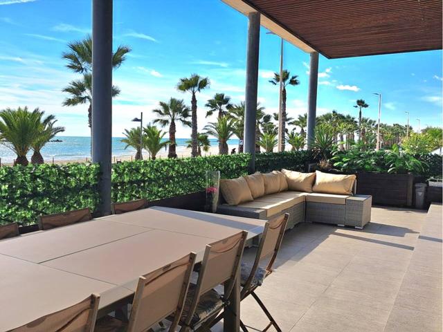 PISO SEMINUEVO EN PRIMERA LINEA DE MAR - URB. MOTA DE SANT PERE photo 0