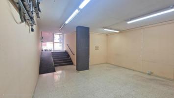 Local Comercial en Alquiler en calle Valles, Sant Cugat del Vallès photo 0