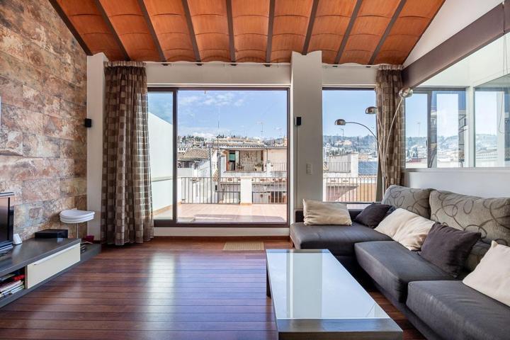 Ático Dúplex Premium en el Corazón de Granada: Lujo, Espacio y Vistas de Ensueño. photo 0