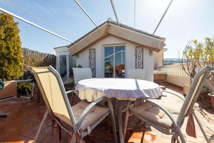 Espectacular ático en La Zubia, con amplia terraza y vistas panorámicas 360º photo 0
