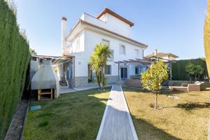 Chalet en Albolote photo 0