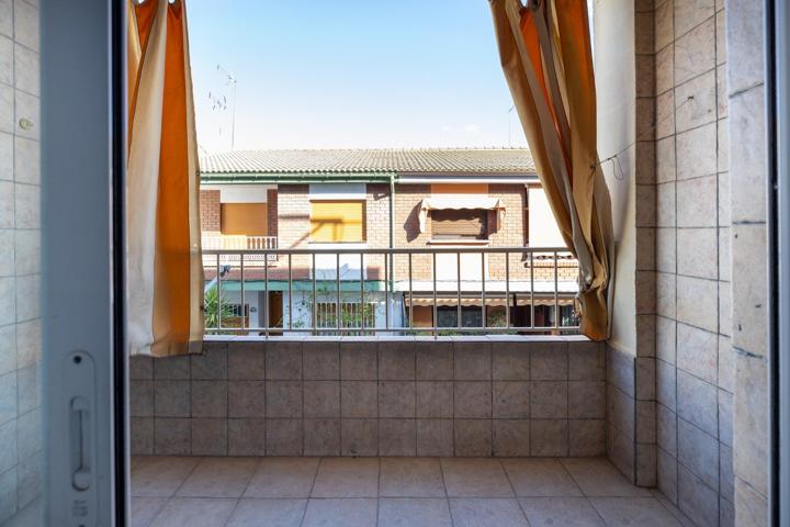Luminoso piso de 4 habitaciones con terraza en Atarfe photo 0