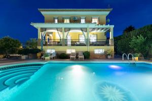 Bonito Chalet en Santa Marta, Gójar. photo 0