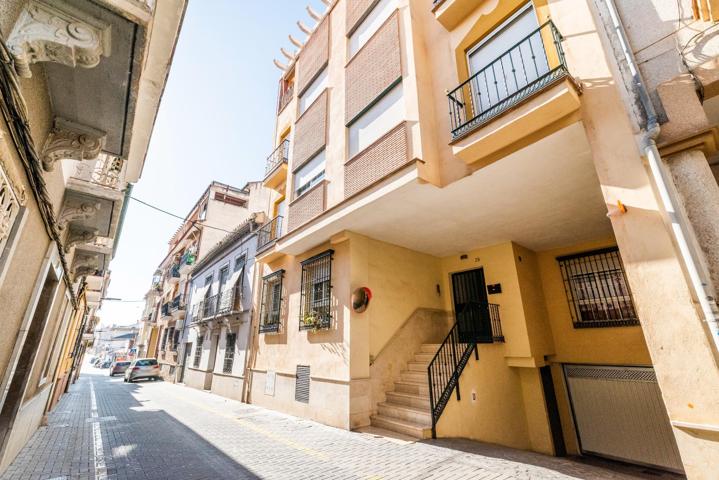 ¡Oportunidad única! Piso en venta con patio y garaje photo 0