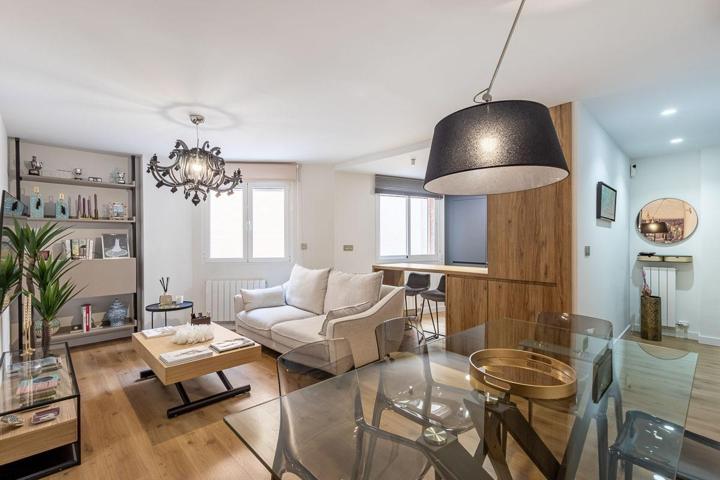 FANTÁSTICO APARTAMENTO TOTALMENTE REFORMADO EN PLENO CENTRO DE GRANADA photo 0