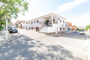 Gran Oportunidad en Láchar (Granada): Espectacular Casa con Local Comercial. photo 0