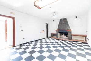 Oportunidad única en El Jau (Santa Fe): Casa en planta baja con espectacular patio photo 0