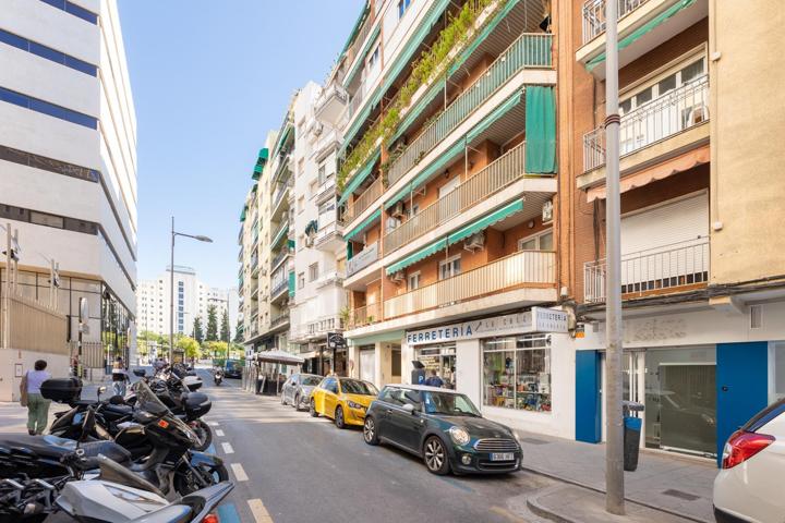 Venta de piso totalmente reformado y equipado en Granada (Zona Juzgados) photo 0