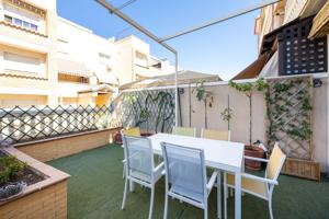 Piso con terraza y garaje junto al futuro metro en Las Gabias photo 0