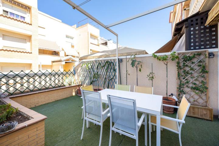 Piso con terraza y garaje junto al futuro metro en Las Gabias photo 0