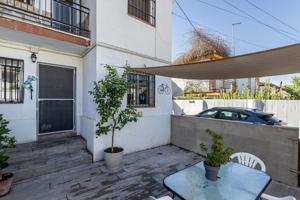 🏡 Casa adosada en Peligros photo 0