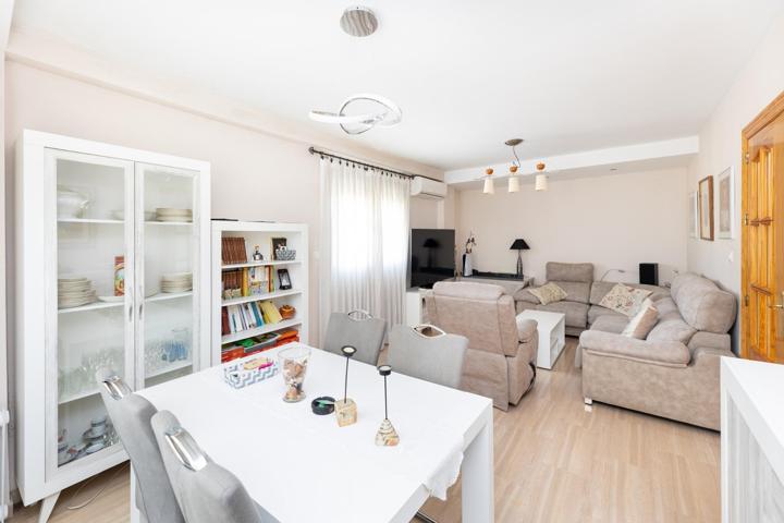 ¡VIVIENDA EN ESQUINA EN LAS GABIAS! photo 0