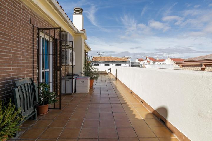 ¡Vive en las alturas del centro de Armilla! photo 0