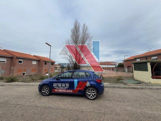 Unifamiliar Pareada En venta en Calle Don Santos Arenas, 51, Hormigos photo 0