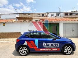 Unifamiliar Pareada En venta en Cl Flores, Tomelloso photo 0