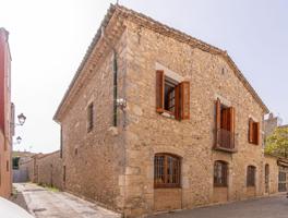Tres increibles casas unidas por agradables patios y jardines en Sant Pere Pescador, Alto Ampurdán. photo 0