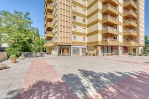 Oficina En venta en L\'Eixample, Figueres photo 0