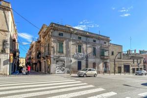 Fantástico edificio histórico en el centro de Figueres. Alto Ampurdán. photo 0