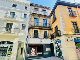 Edificio en venta en el centro de Figueres. Ideal Inversores. photo 0