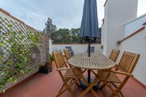 Fantástico ático-dúplex con terraza en Figueres. photo 0