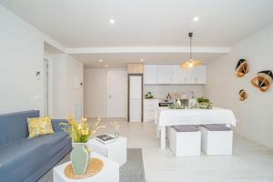 Piso de un dormitorio obra nueva en el centro de Figueres. photo 0