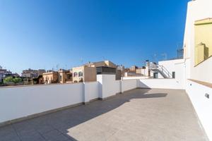 Dúplex de tres dormitorios con terraza en el centro de Figueres. photo 0