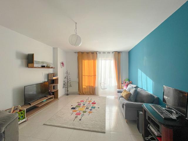 Piso En venta en Centre, Figueres photo 0