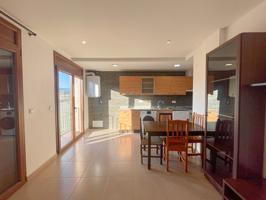 Piso En venta en Pirineo De Girona, Sant Climent Sescebes photo 0