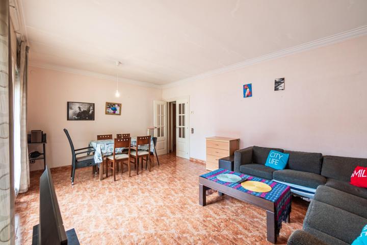 Piso En venta en L\'Eixample, Figueres photo 0