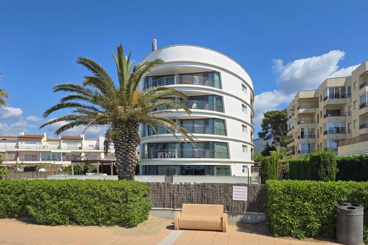 Ático en 1º línea de mar, con solárium, preciosas vistas y licencia turística. photo 0