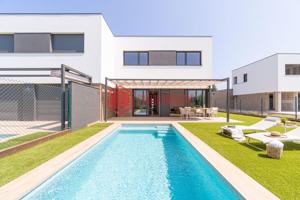 Exclusiva Casa Moderna de Obra Nueva en el Alt Empordà, Sant Pere Pescador – Naturaleza, Lujo y Mar. photo 0