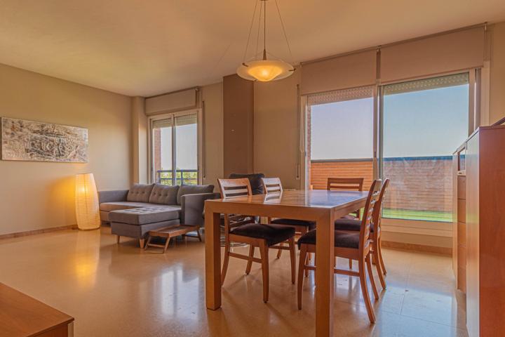 Piso En venta en L\'Eixample, Figueres photo 0